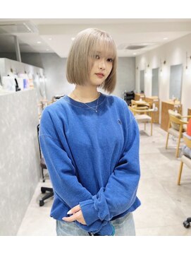 チェレ ブラン 堺東店(Chere brun) ミニボブ×ホワイトベージュ×ブリーチカラー