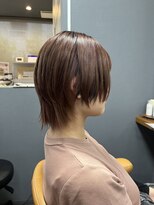 リッツファミリーズ ニコ本原店(RIT FAMILY Z) ウルフレイヤーと顔周りのローライトで個性派ショート