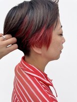 ベリー(berry) 大人っぽさと遊び心を両立☆暗めアッシュ×赤カラー☆