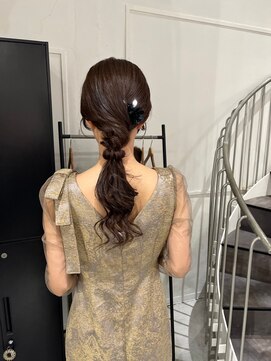 アトレ 福岡大名店(attrait) ロングヘアを上品に仕上げるブラウンカラー×ケア重視のスタイル