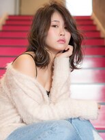 ウニカ デ ビエモン(UN1CA de BIEMON)&nbsp;大人可愛い斜めバングくびれウェーブミディ