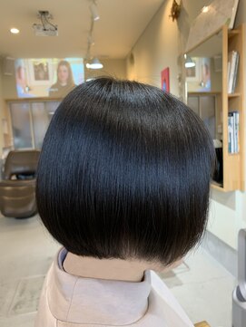 リト(Lit) 【大人かわいい】ミニボブ 小顔 ボブ 人気 切りっぱなしボブ