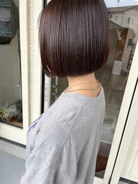 ヘアー アトリエ アンジー(Hair Atelier Angee) ダークグレーブラウンのミニボブヘア