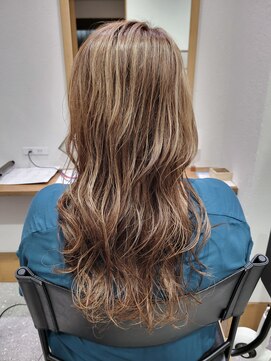 ベール(BALE) 白髪ぼかしグレージュハイライト【尾野恭平】