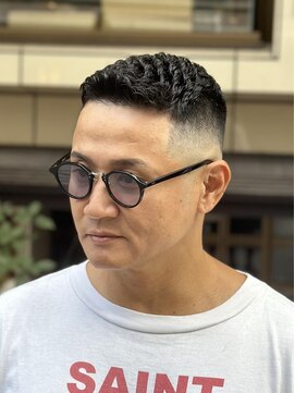 ドルクス 日本橋(Dorcus) スキンフェード　パンチパーマ　濡れパン