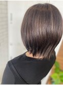 オリーブベージュ
