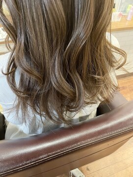 マナ(mana) ベージュ