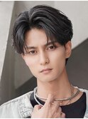 スーツ短髪ツーブロック束感モテる黒髪シークレットパーマ流行