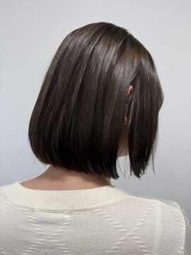 グルグル 妙典店(GULGUL) 自色風カラー×ボブ