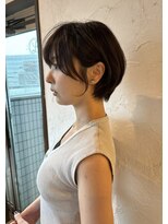 チリンバイロストシティー(Chillin by LOSTCITY)&nbsp;白髪ぼかしハイライト　ショートボブ