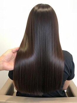 髪のダメージが気になる方にオススメ！髪質改善トリートメントで、あなたの理想の髪へ導きます。