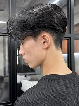 ニコトウキョウ 新宿(nico TOKYO) 刈り上げセンターパートテーパーフェードカットニュアンスパーマ