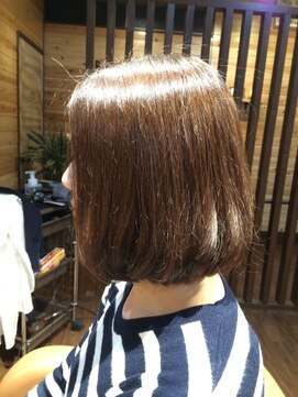 カシュカシュヘア(Cache-Cache hair) プラチナアッシュボブ