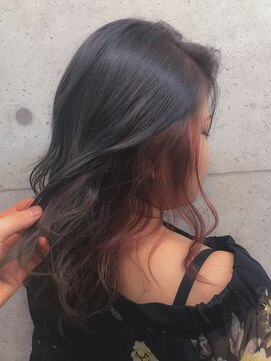 アールプラスヘアサロン(ar+ hair salon) こなれウェーブ×インナーボルドーワイン