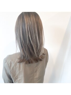 ザ ファースト(The FIRST) ハイライトミディアム