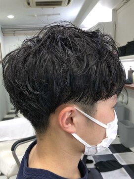 ヘッズ 本八幡店(HEADS) MEN'S HAIR  センターパート　ツイストスパイラル　コンマヘア