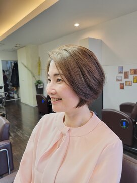 榮美容室 本店 ナチュラルボブ ストレート施術