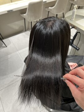 ロンドメリア 天神大名店(Lond Melia) ★グレージュカラー斜めバングデザインカラーシルキー ベージュ