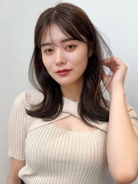 ベル 新宿店(Vel) 前髪あり外ハネワンカールミディアムレイヤー秋冬オリーブカラー