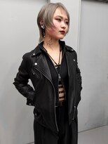 ヴァーディ オモテサンドウ(Vardy omotesando) silver/ホワイトシルバー ハイトーンショート モード