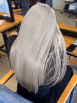 ネハス ナガオカ(nehus.nagaoka)&nbsp;ブリーチ/イメチェン/ホワイトブロンド/外ハネボブ/美髪