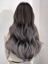 ビゼ 梅田(BIZE) バージンレミーの艶めくグレージュロング
