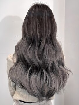 ビゼ 梅田(BIZE) バージンレミーの艶めくグレージュロング