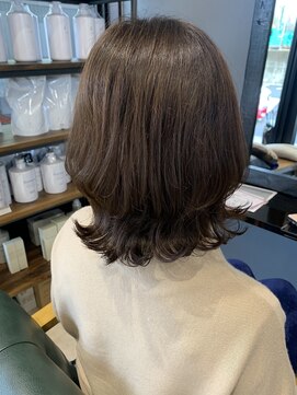 レナータ ヘア(Renata hair) ミディアムウルフ