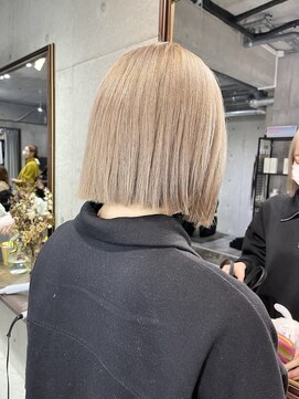 ダンク(DUNK) パツッとボブ×ハイトーンミルクティー