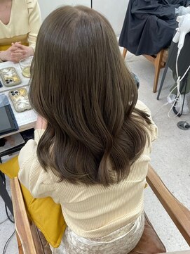 ハニー 町田(HONEY) くびれレイヤーカール　韓国風　オリーブベージュ　シアーカラー