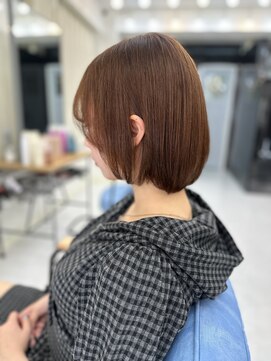 エミン(emyn) 髪が変わる【美髪革命】艶髪/髪質改善/縮毛矯正/代々木