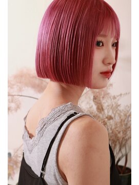 オーイット(ooit) 鮮やかピンク×切りっぱなしボブ