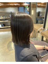 ニーイチイチ(211)&nbsp;ボブ/外ハネ切りっぱなし