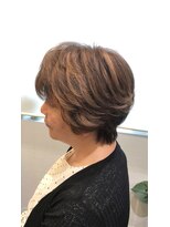 メレット(Meret)&nbsp;明るい白髪染めスタイリッシュショート