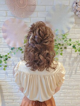 グリッター(Glitter) 【朝8時OKおよばれヘア】ハーフアップアレンジ