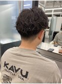 メンズカット　刈り上げ短髪　アップバング　ナチュラルパーマ