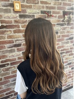 髪の元の色や質、骨格、ファッションを見極め、仕上げる…*あなたにしか出せない魅力を引き出します。