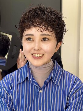 ビューシンサイバシ(VIEW SHINSAIBASHI) ベリーショート×クルクルパーマ