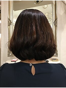 ロールヘアーコミュニケーション(ROLL HAIR COMMUNICATION)の写真/清潔感＆居心地のいい店内が大人女性に人気の癒しサロン◇気になり始めた髪のお悩みを解決に導きます♪