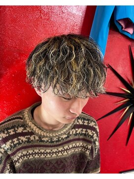 ラッキーサンサンヨンキュー(Lucky3349) ハイライトパーマ