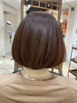 エクリ シセイドウ 麻布十番店(equri×SHISEIDO) 40代50代にもおすすめの大人艶髪クラシカルボブ