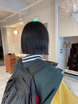 キャンバス バイ ネオリーブ 横浜西口(Canvas by neo.) ぷつっと フラットボブ ラインボブ 切りっぱなしボブ