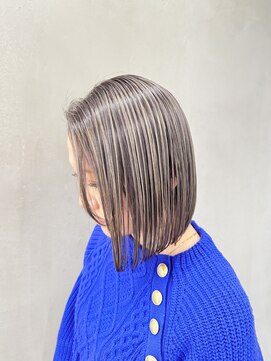 ルアナ(Luana) 外国人風or白髪ぼかし × アンブレラボブ