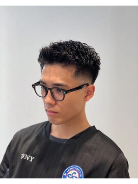 グルーマーズトウキョウ 渋谷店(GROOMER/S TOKYO) スパイキー　フェザー　アップ　ショート フェード メンズカット