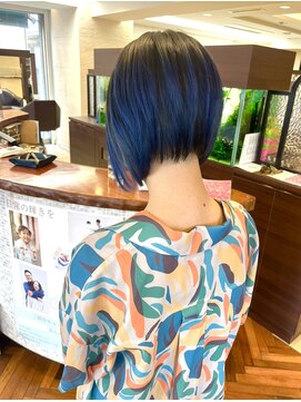 ファーレンピュアスウィート(fahren-pure-suite) 刈り上げ前下がりボブ