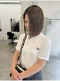 色落ちも綺麗なグレージュカラー×切りっぱなしボブ