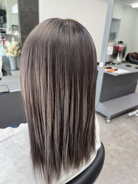 ガルボヘアー 桟橋店(garbo hair) シルバーグレイ　トリートメント　ケアブリーチ