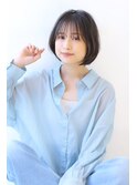 透明感あふれるアッシュブラックコンパクトひし形ボブ