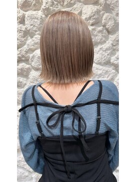 モアナ ルア バイ ヘッドライト 平塚店(Moana Lua by HEADLIGHT) Moana【平塚】#ブリーチ#ミルクティーベージュ#切りっぱなしボブ