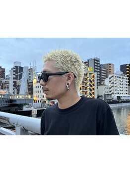 “ただ整えるだけじゃない” 魅せる男のフェードカット◎[本町/men's/メンズパーマ/バーバー/理容室/眉毛]